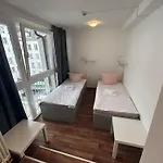 Low Budget Central Station Aparthostel