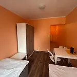 Low Budget Central Station Aparthostel